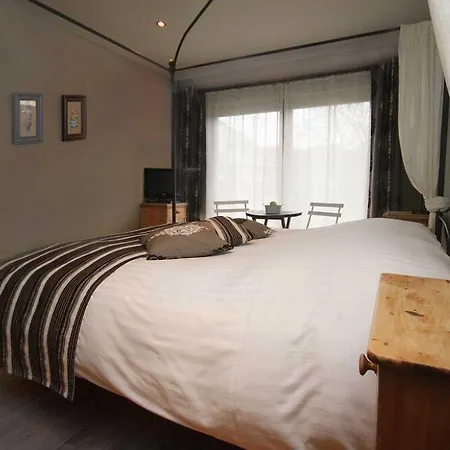 Comme A La Ferme Bed & Breakfast