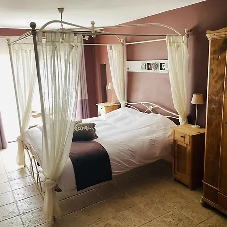 Comme A La Ferme B&B 더뷔